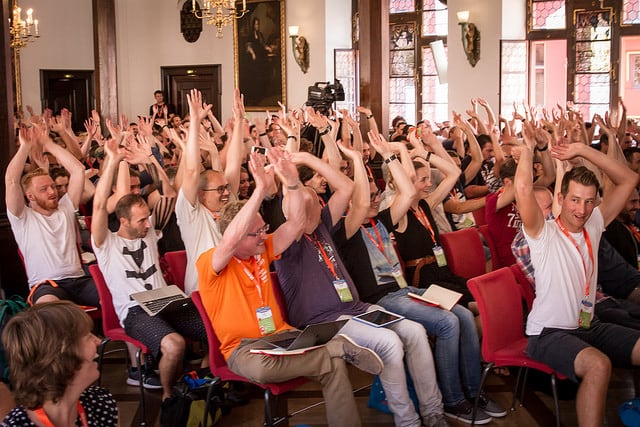 SmashingConf attendees cheering